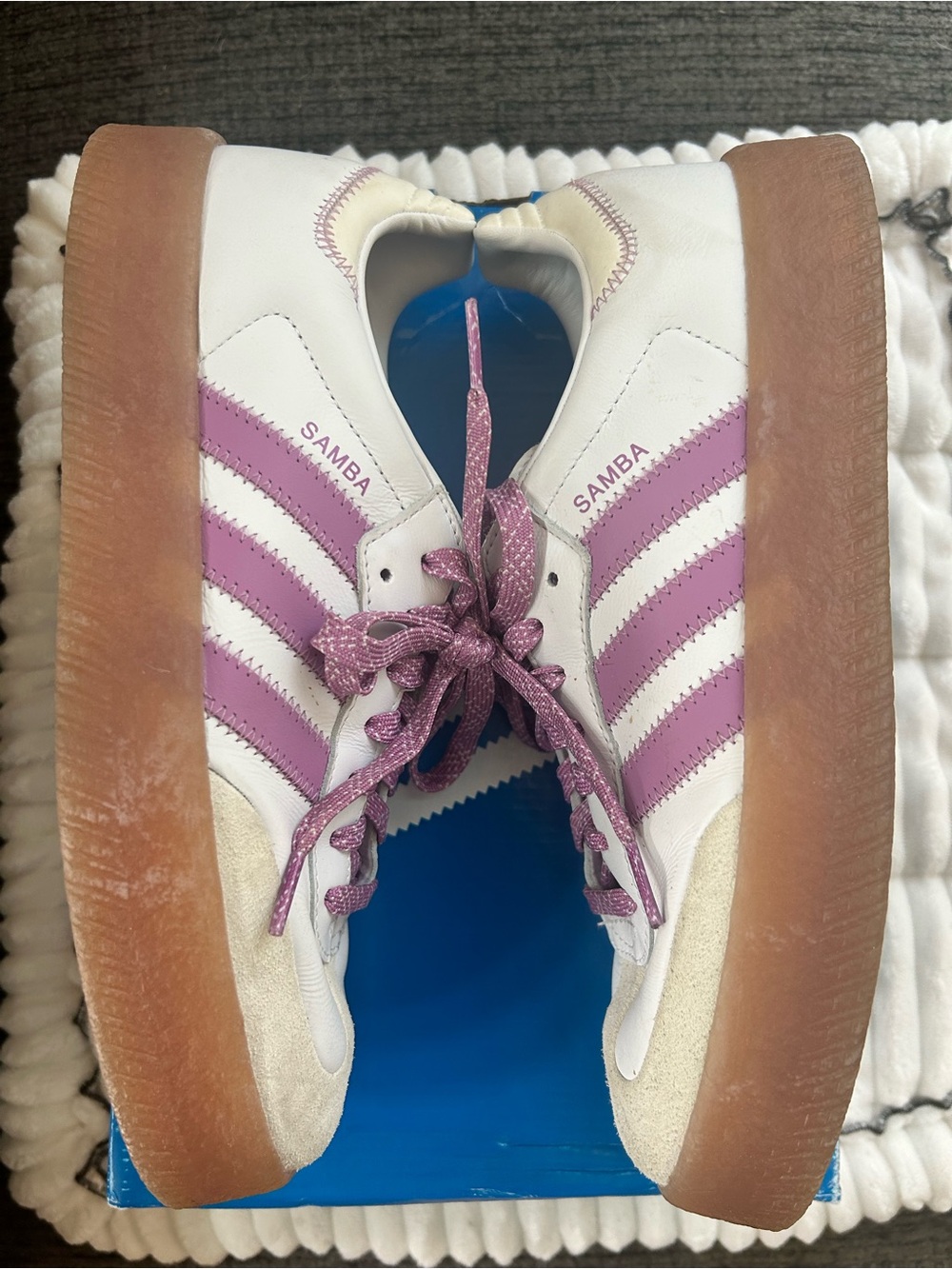 Adidas Samba White Sneakers with Pink Stripes and Laces - Picture 5 of 7